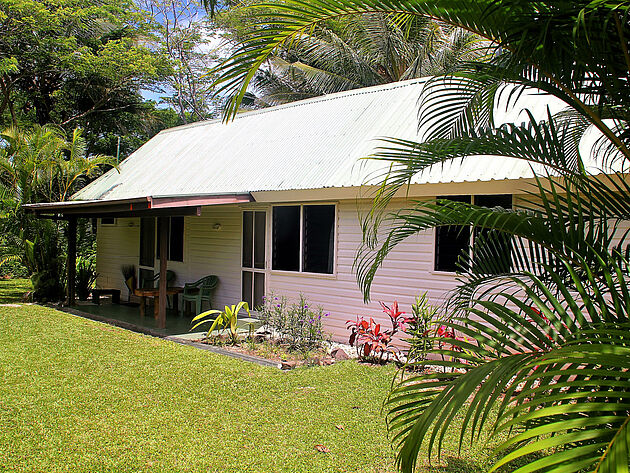 Fiji accommodation: Vonu Hut for rent